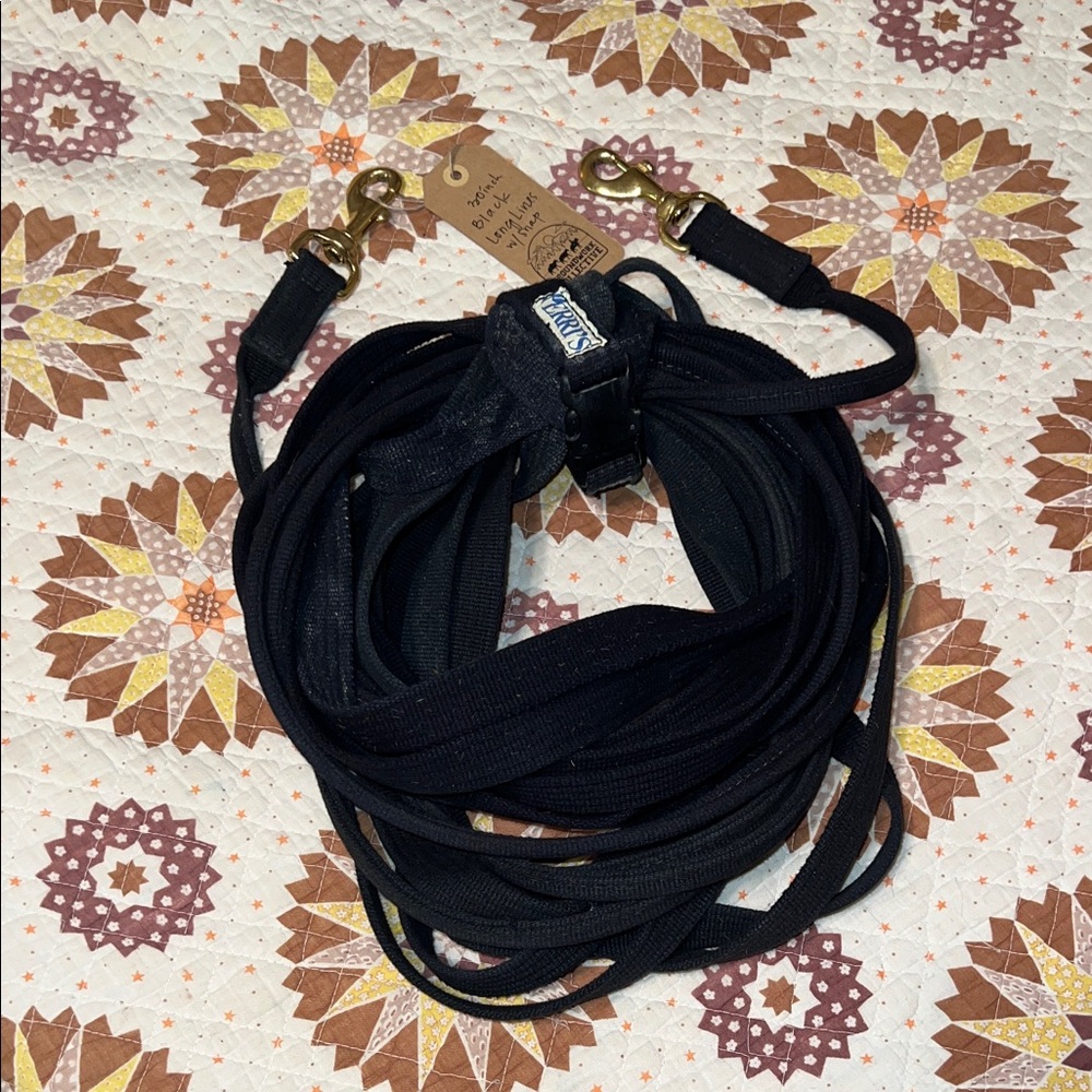 Perri’s: Black, horse long lines w/snap